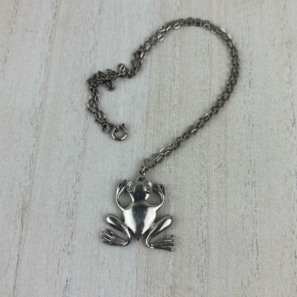 Vintage Silver tone Frog Pendant Necklace signed JJ